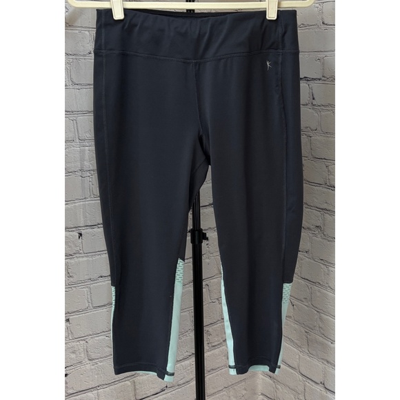 Danskin Now Women’s  Performance Capri Leggings (Size M) - Picture 1 of 8
